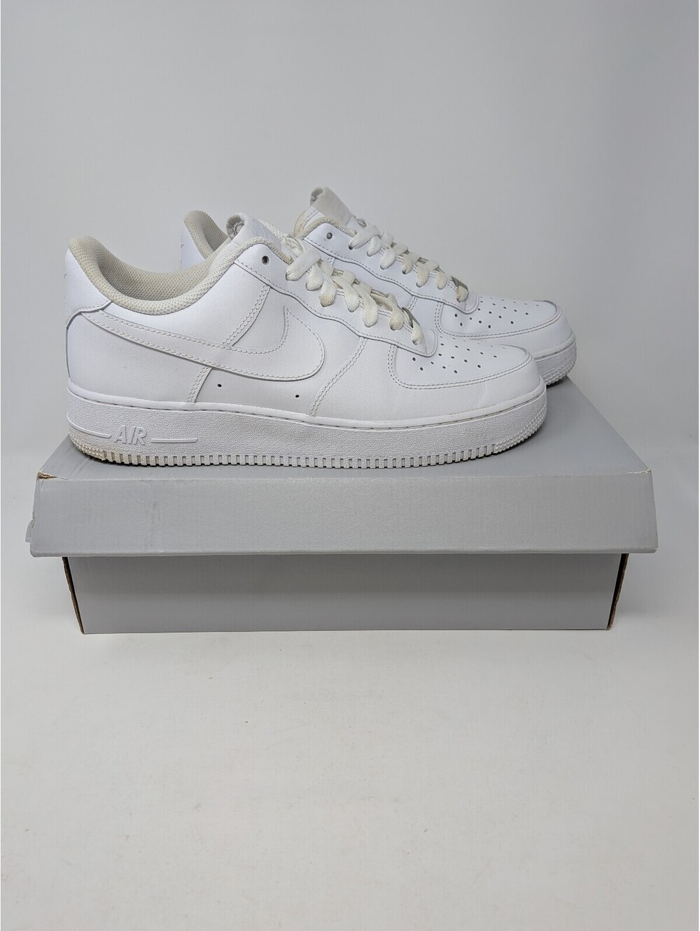 Nike Air Force 1 ’07 Triple White Men’s Size 10 315122-111 Leather Sneakers